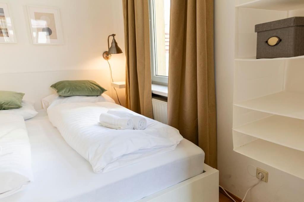 Savoir-Vivre In Unserer Zentralen Balkonwohnung เวียนนา ภายนอก รูปภาพ